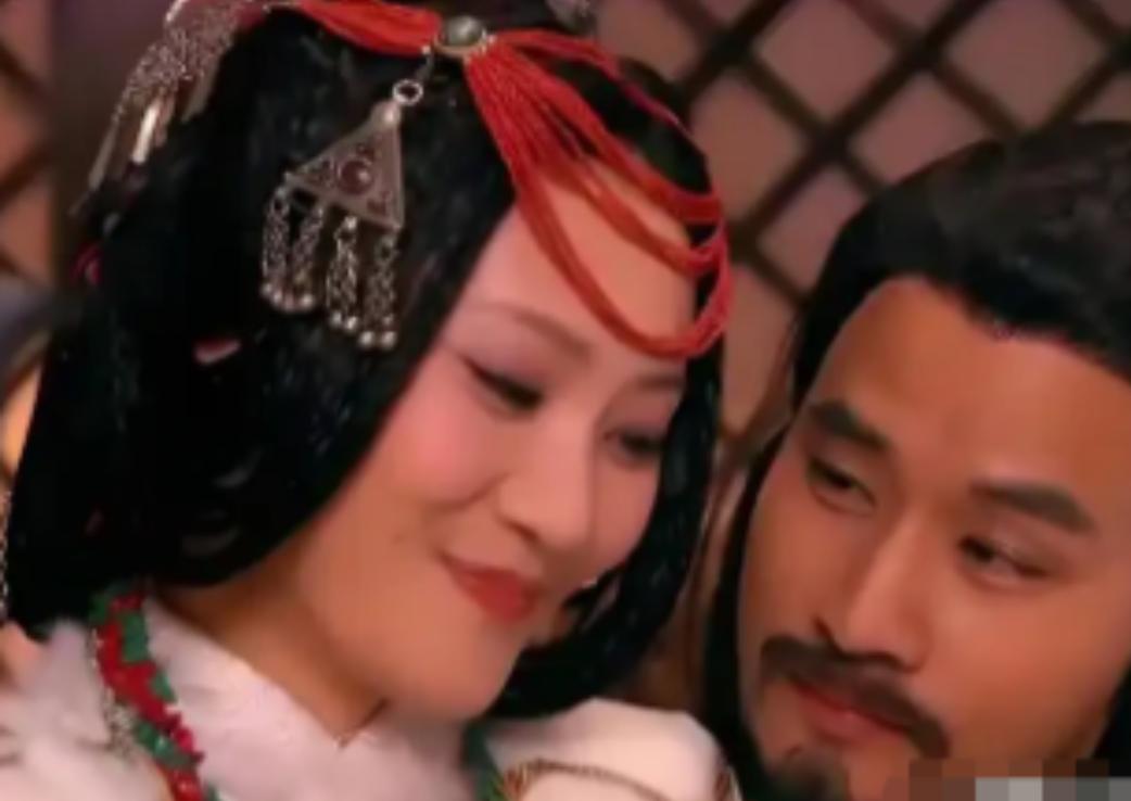 386年，15岁拓跋珪巡视贺兰部，见一女子容貌倾城，心痒难耐。

这位女子不是别