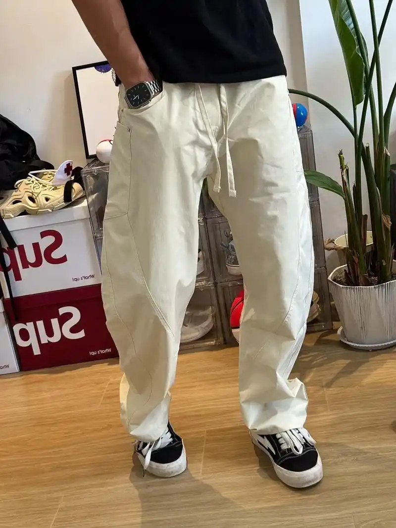 车若初见[超话] 弯刀裤的肉肉转移大法，穿上去确实显瘦，但也很容易被叫“罗圈腿”