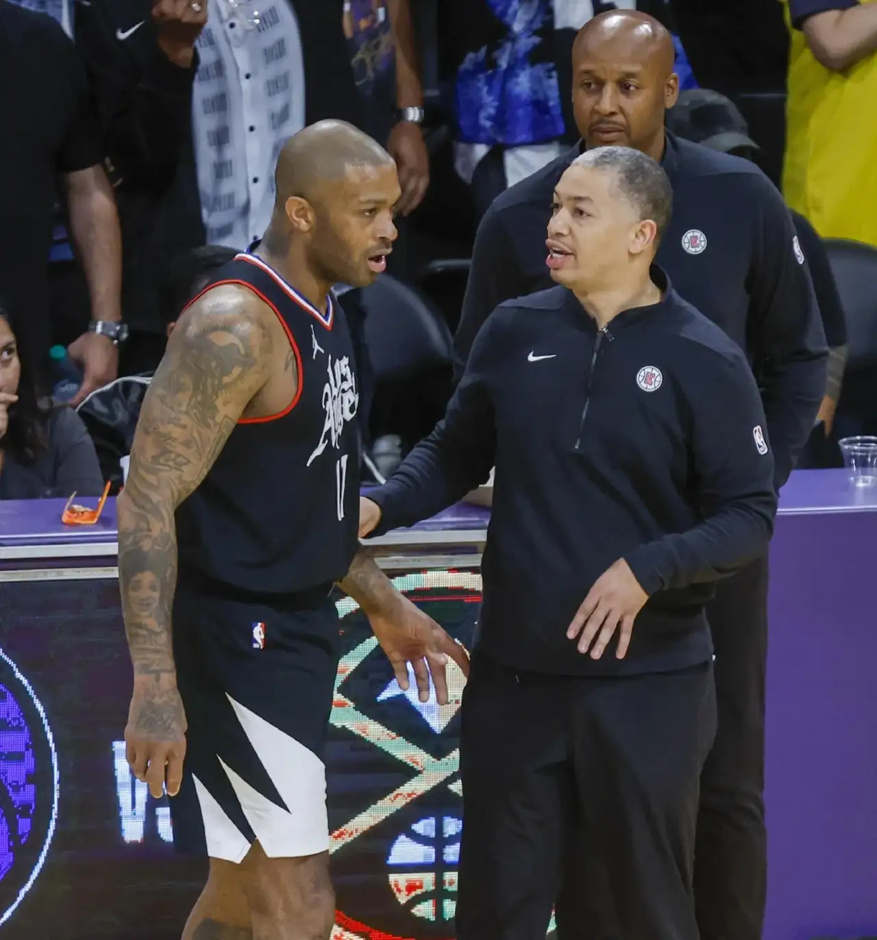 Shams：快船准备重新启用老塔克！过去三个月，PJ-塔克和快船反复沟通，随着普