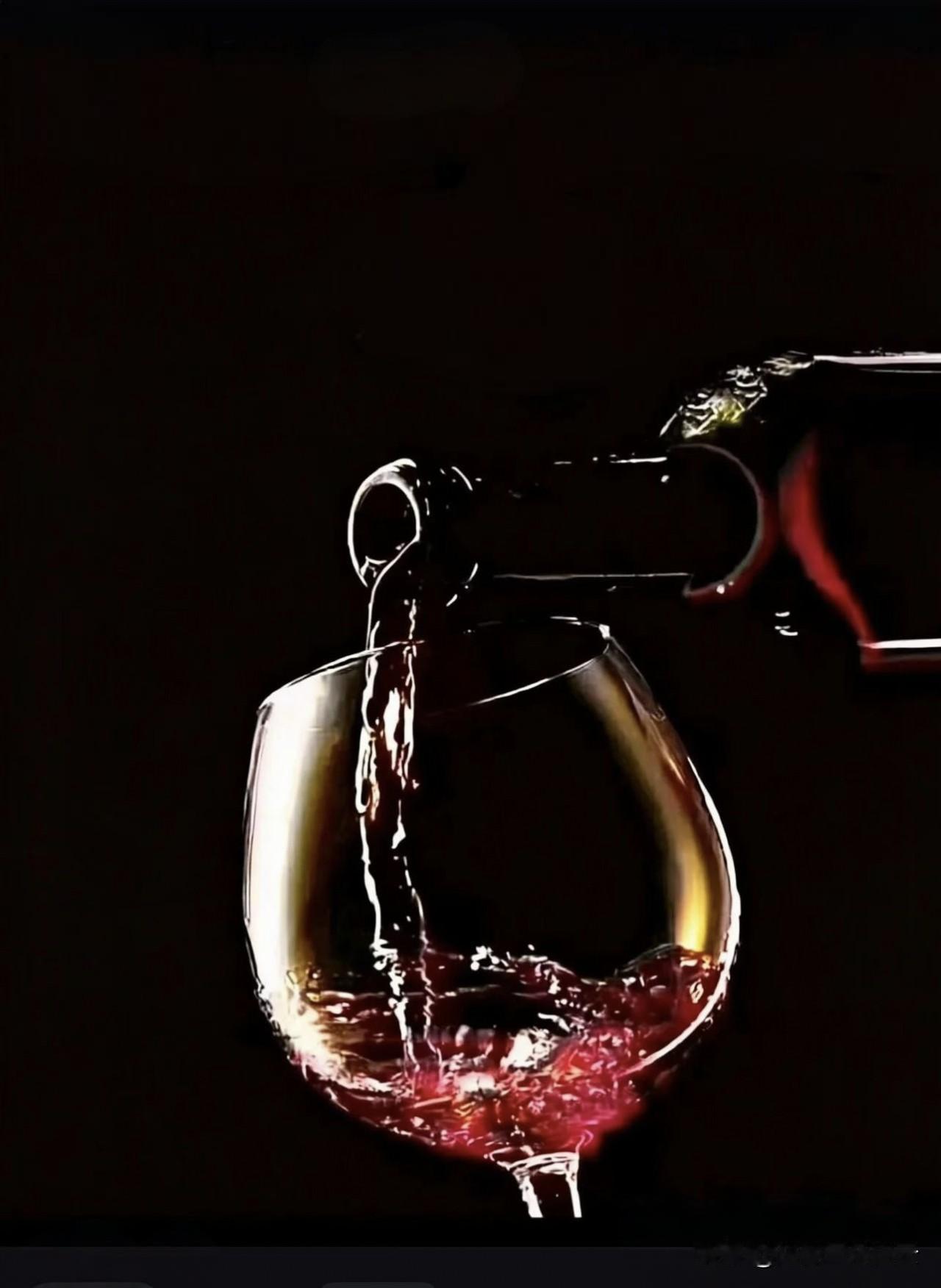 在路上，累了，敬自己一杯！

从那以后，我开始爱山爱水，爱酒爱烟，爱一切不会背叛