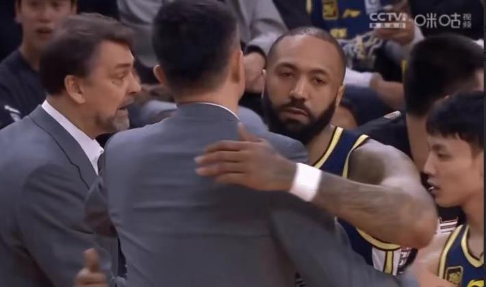 吉伦沃特回到广东队替换萨林杰将是广东队外援调整的最优解。
因为服用违禁药物而被C