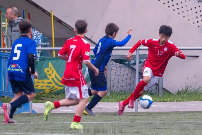 【西班牙马德里U14荣誉联赛(2) 第2组第7轮】11月8日，EFMO博阿迪利亚