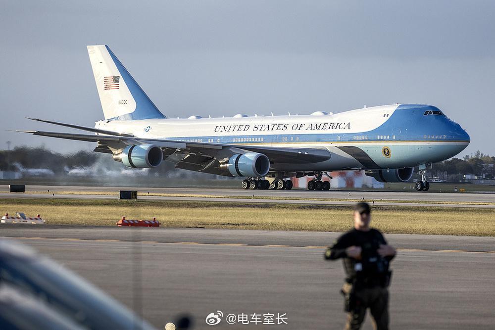 特朗普访华空军一号已经起飞了，落地哪个机场、哪条跑道都还不知道，下午到傍晚的起降