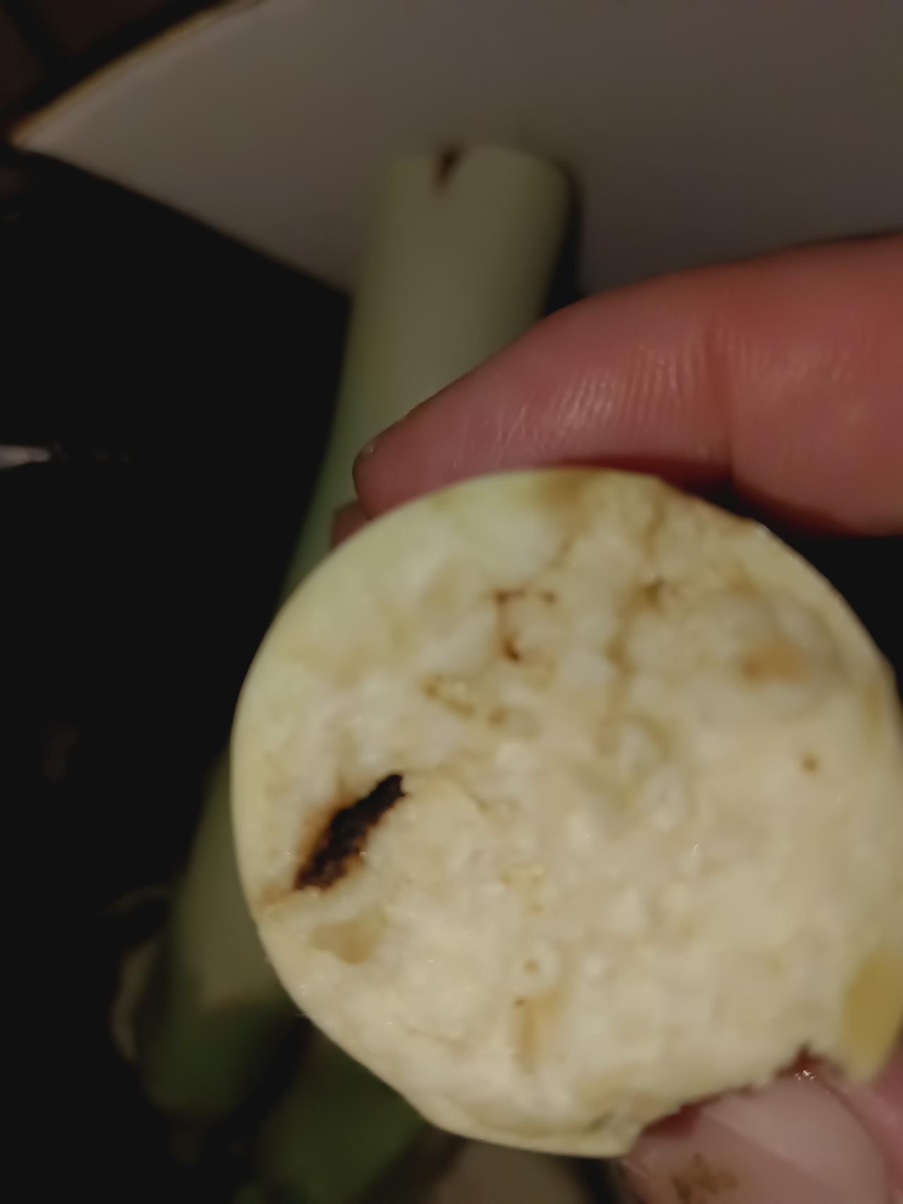 什么虫最难治？
  端午节回家，菜园里摘点辣椒、茄子、黄瓜、西红柿。晚饭准备炒肉
