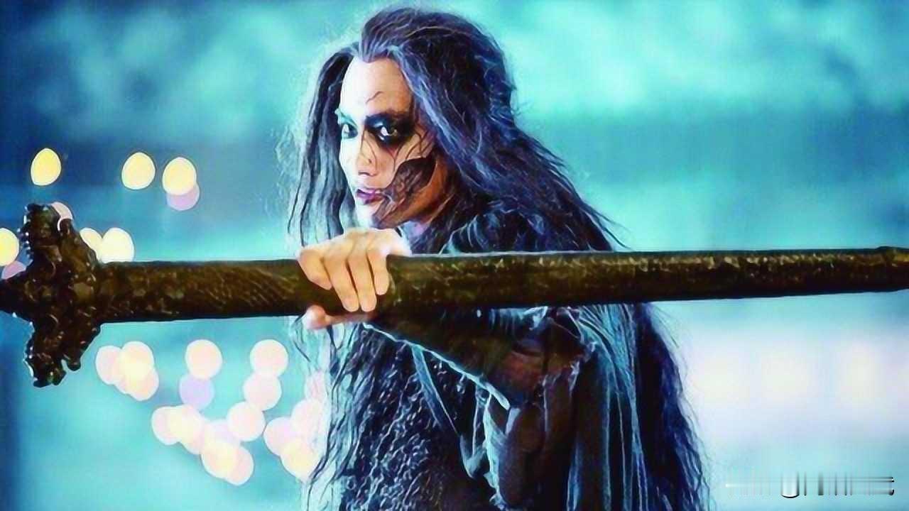 独孤九剑的要义，在于首先一眼见到对方招式中的破绽，然后趁虚而入，后发先至，一击制