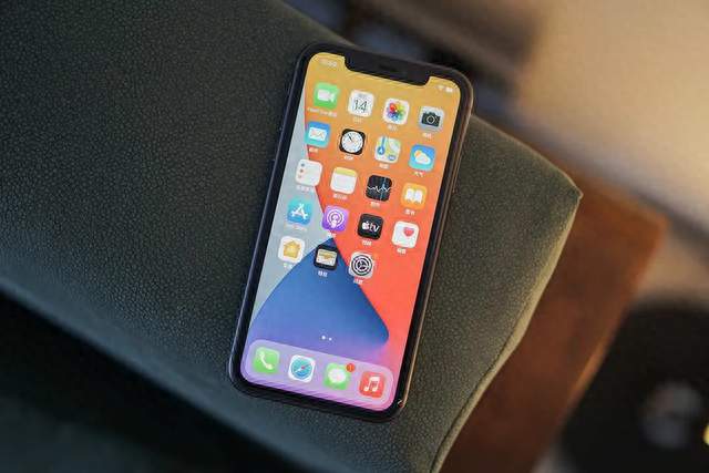 iPhone11用7年才懂！换电池不换机，只因这块屏+正确设置
