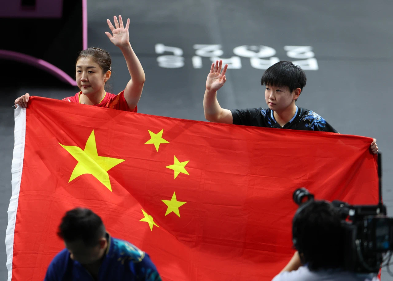 #遏制体育饭圈乱象刻不容缓#8月3日，巴黎奥运会乒乓球女子单打金牌赛中，陈梦4: