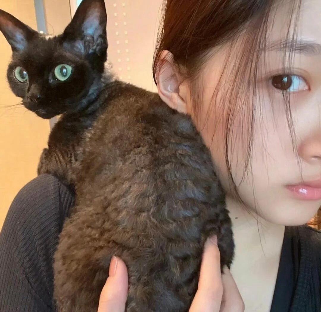 😍谁懂啊，她真的好甜！蓝调氛围感🈶 
