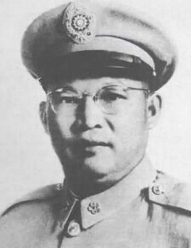 1938年，兰封会战中，桂永清临阵脱逃，薛岳气得不行，向蒋介石提议枪毙他，蒋介石