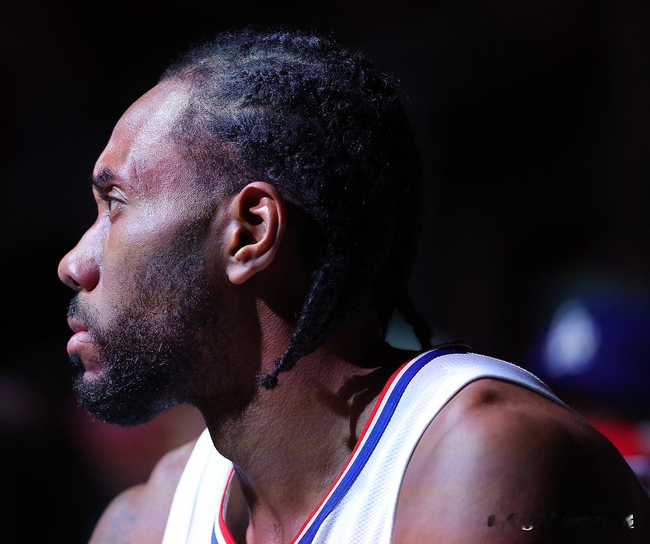 大多数进攻时间还剩 0-4 秒时的投篮次数及命中率：

1.约基奇：162 FG