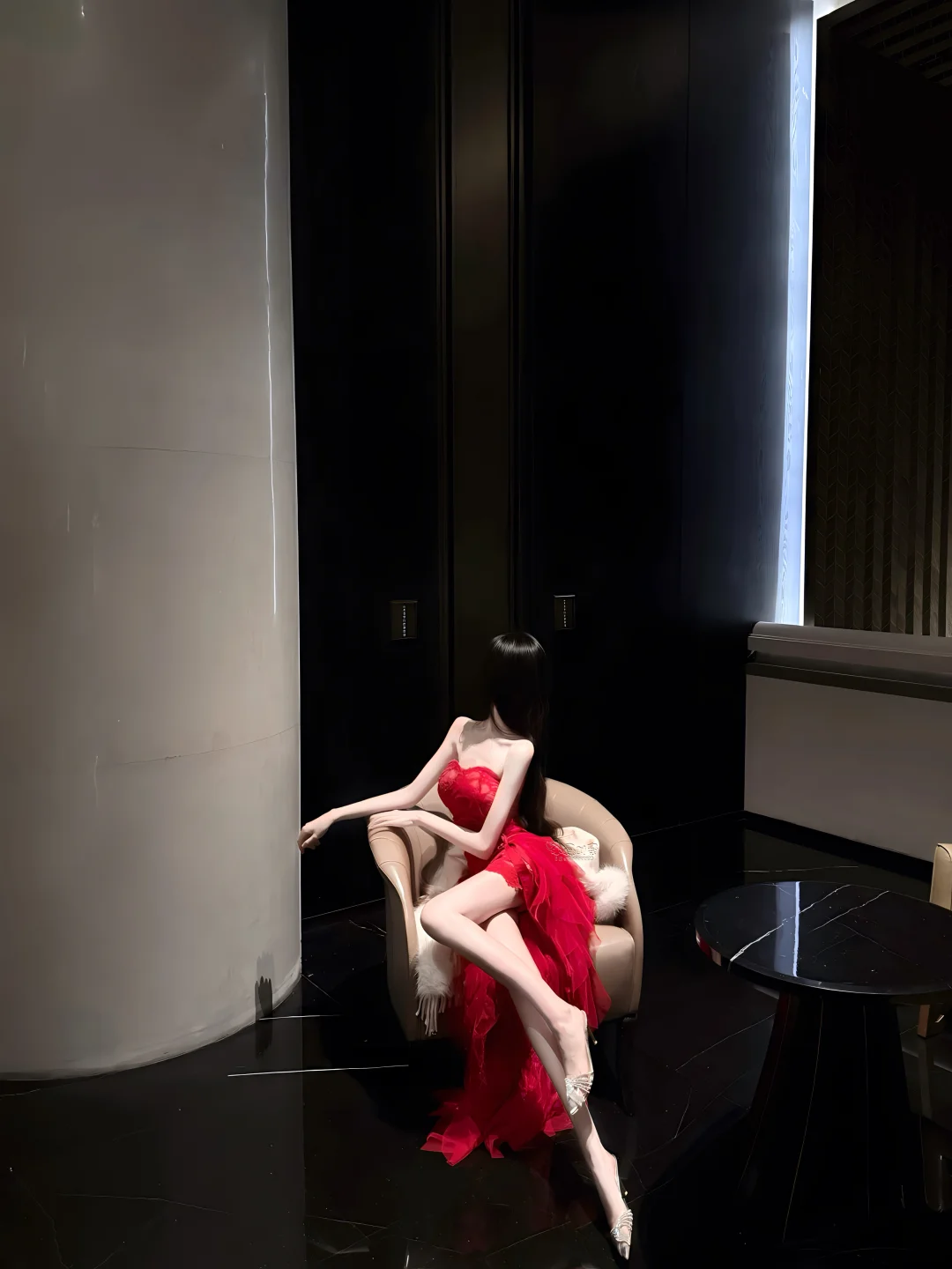 我们的世界不应该只有彼此吗