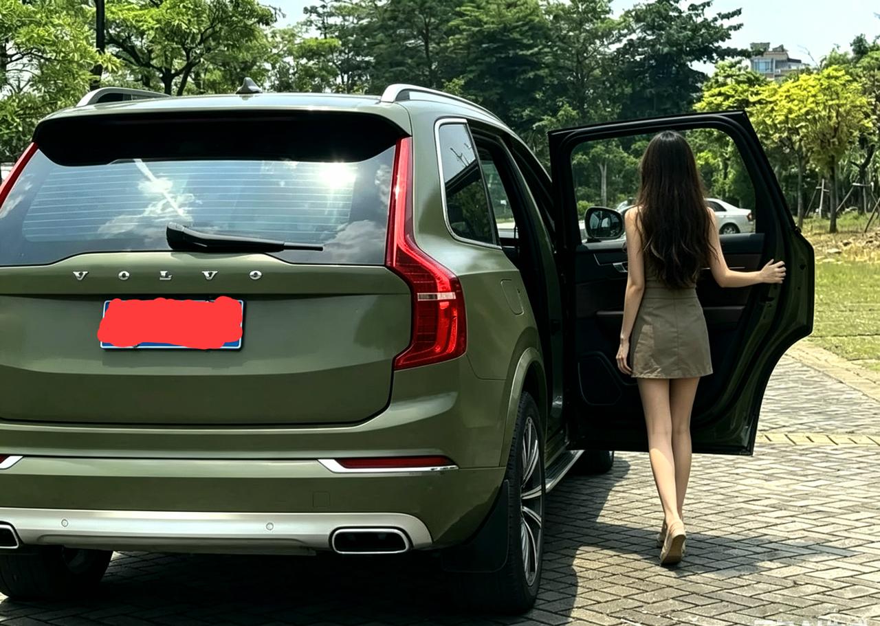1米62的姑娘。沃尔沃的xc90身材娇小的小妹妹，总是值得男性朋友们去认真审视一