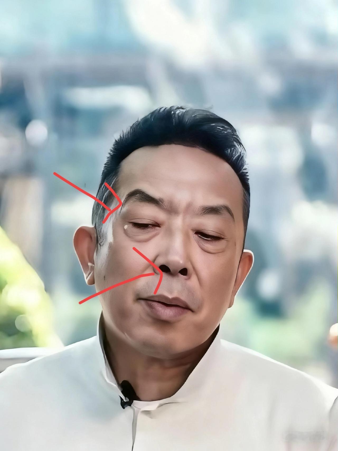 “相由心生”这词真是绝了！
看贾国龙那张脸，我瞬间懂了罗永浩为啥连夜跑香港——这