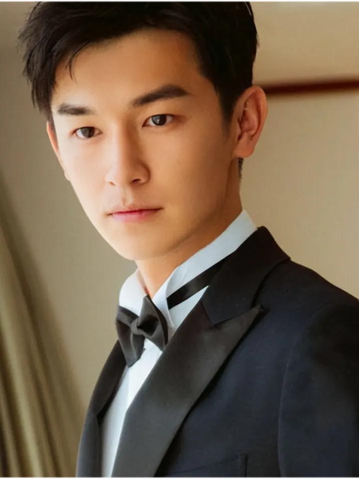 杨旭文《唐诡3》开机，争议中重启演艺路

在《唐朝诡事录3》的开机仪式上，杨旭文