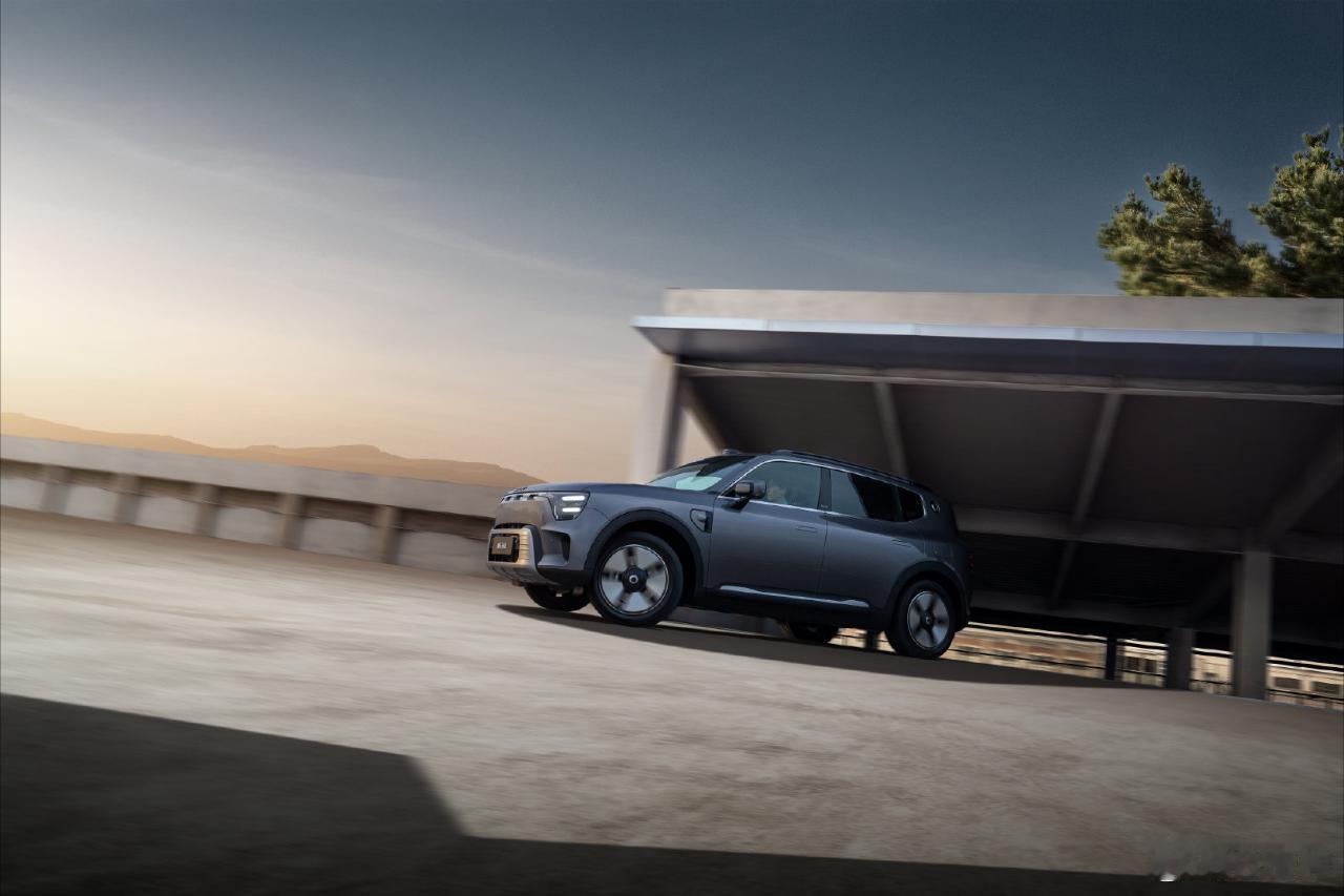 16.99万精灵5号超级电混超凡上市  我觉得smart精灵5号超级电混版最打动