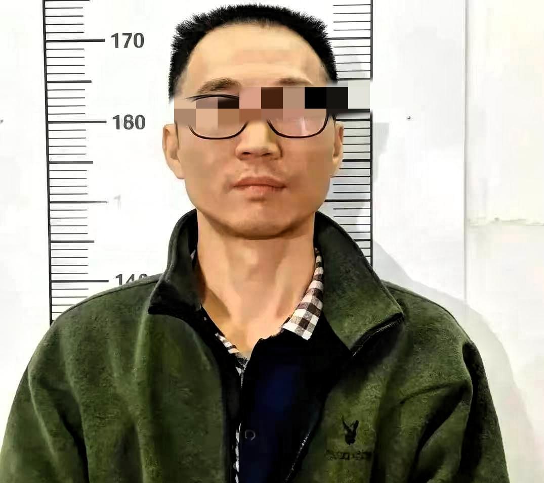 1995年，广东高干子弟陈某劫走1500万现金，还害死了运钞员。他却隐姓埋名21