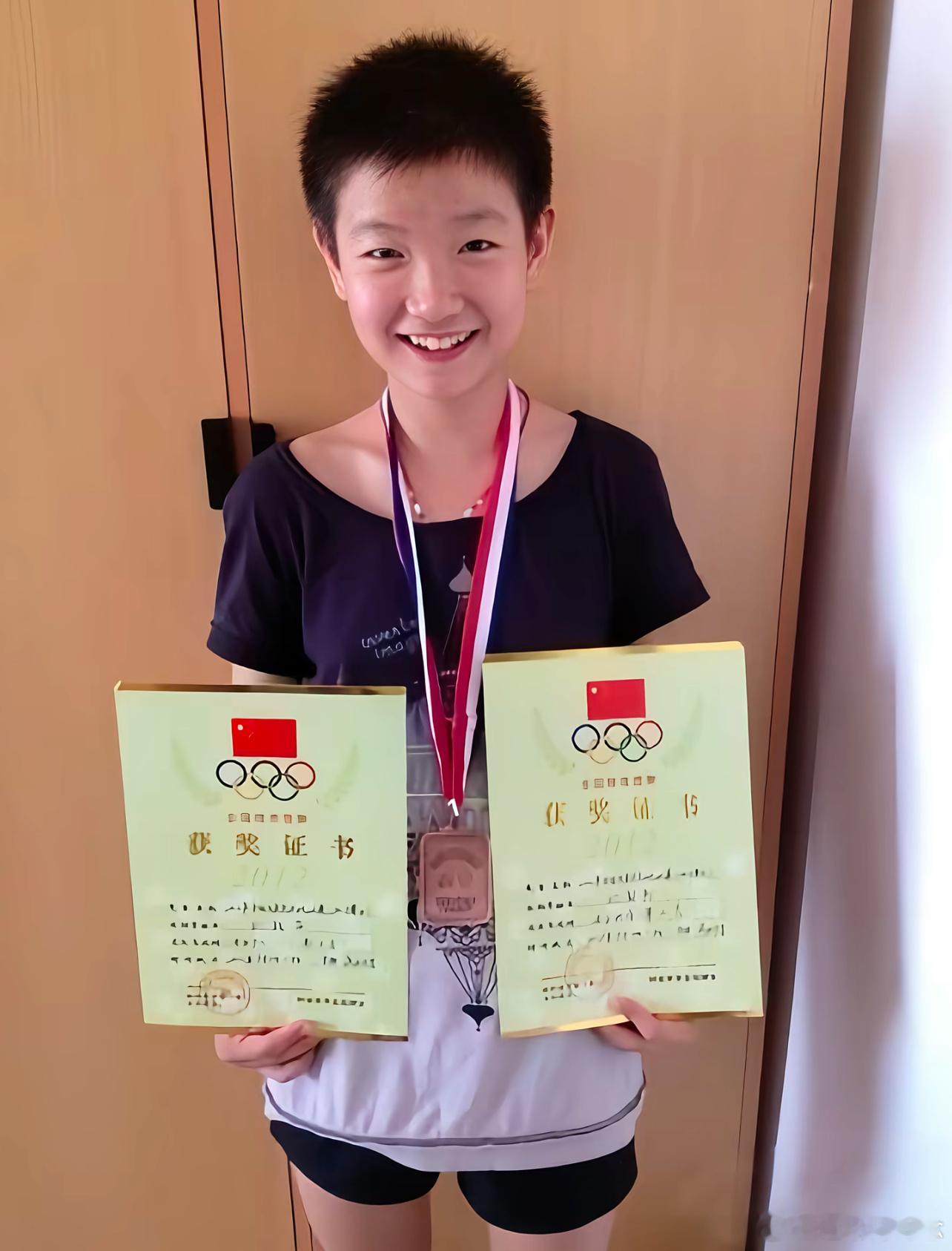 什么叫断层第一？什么叫绝对统治？看看孙颖莎的2025年成绩单就知道了。三大赛单打