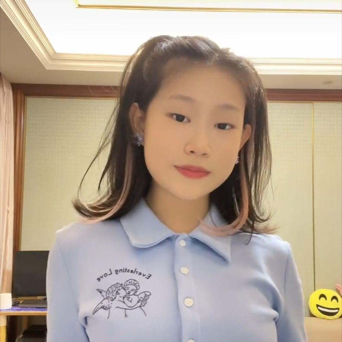 小沈阳女儿沈佳润在韩国出道这事，最近可真成了娱乐圈的热门话题。

说实在的，这姑