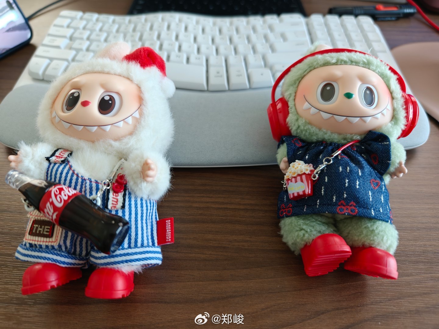 伊宝得意给我炫耀她的新玩具。猫叔家日记 ​​​