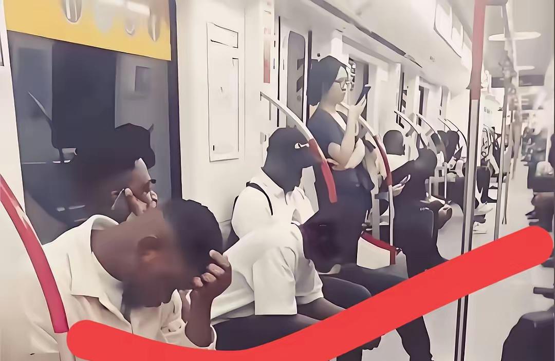 看着网上喊“外来人扎堆瘆得慌”的声音，其实大家慌的根本不是陌生人，是怕“谁能留、