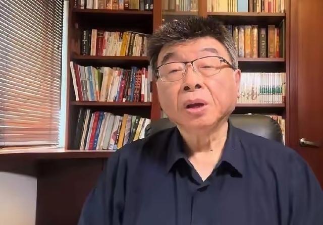 邱毅难得直言认错，坦言自己从前看错了郑丽文。曾经的她，沉稳理性、立场坚定，是蓝营