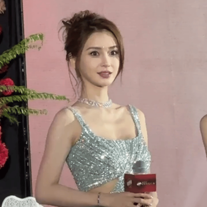 Angelababy带着早期混血感回来了感觉她瘦了好多？ ​​​