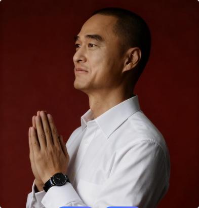 冯唐说：“女人最蠢的行为，就是不好好读书上进，而早早地谈恋爱，在低层找烂男人，被