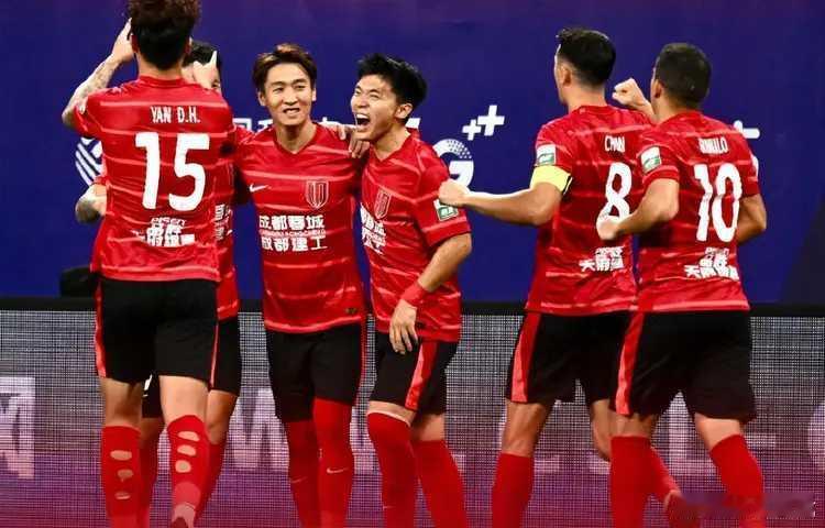 北京时间11月25日晚上，亚冠精英联赛东亚区第五轮，成都蓉城主场1-1打平广岛三