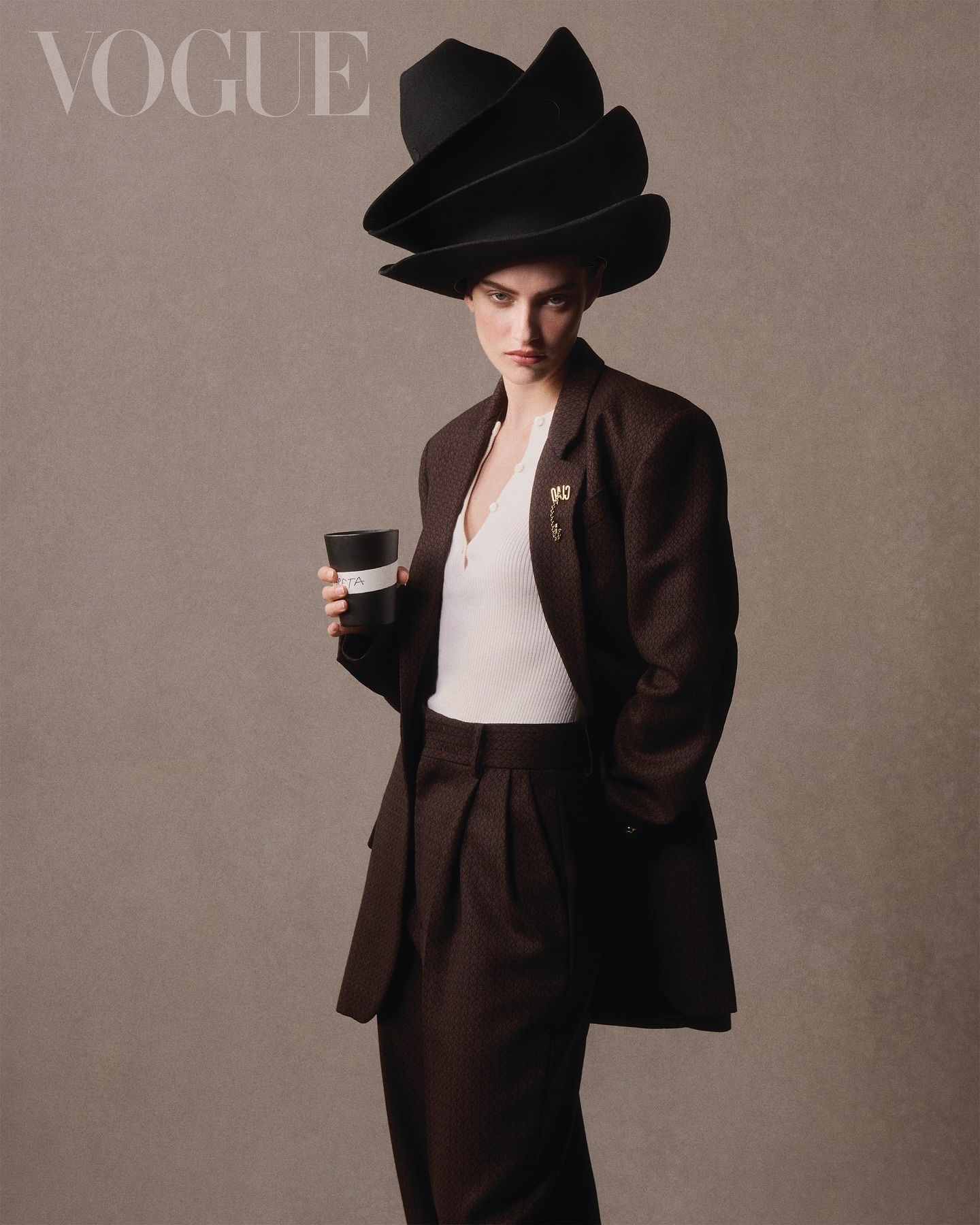 Vogue 台湾分享了一组12月全球大片，本组大片由明星造型师Harry Lam