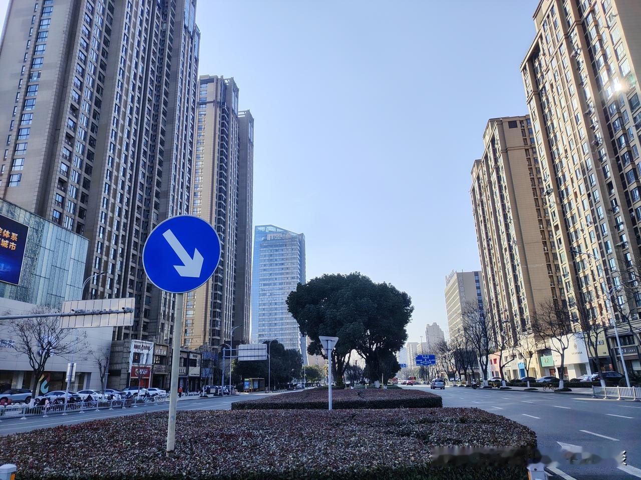 这种情况，算不算门当户对，强强联合？一年轻单身男子，以300万元的价格，全款购买