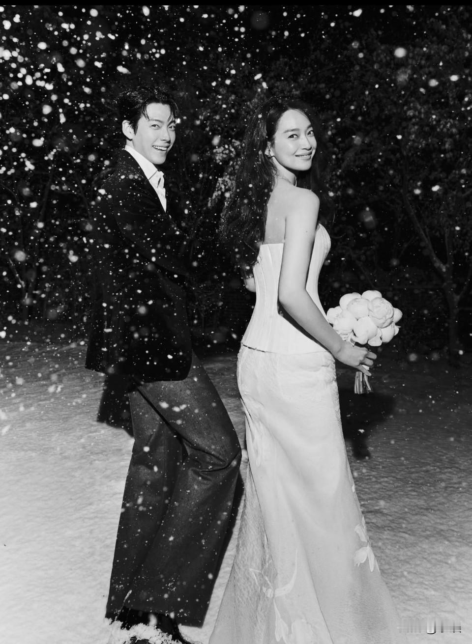 美美的申敏儿今天结婚啦！
申敏儿和金宇彬的婚礼在今天以非公开的形式举行，只有家人