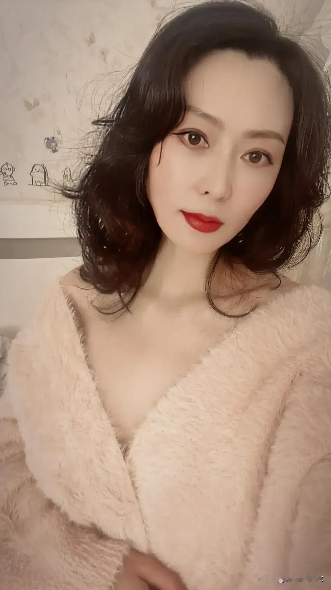 所有敢欺负你的人，赌的就是你不会反抗，所以不要让自己看起来很容易被欺负，至少偶尔