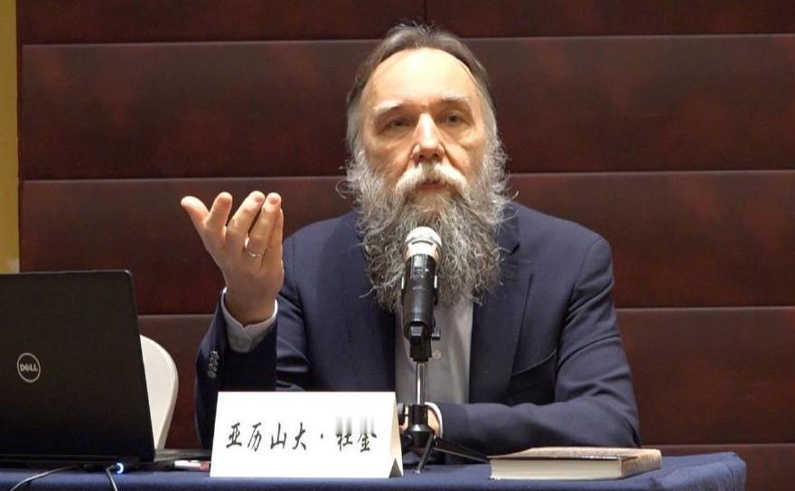 被称为“普京大脑”的杜金警告中国，有一说一，话很难听，但却是大实话：中国若决定武