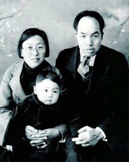 毛远新透露，毛主席最后的遗嘱应该只有9个字
作为毛泽民的儿子，毛远新一直都深受外