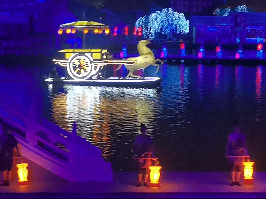 夜游的快乐我知道  这就是娱乐古都  夜景美如画