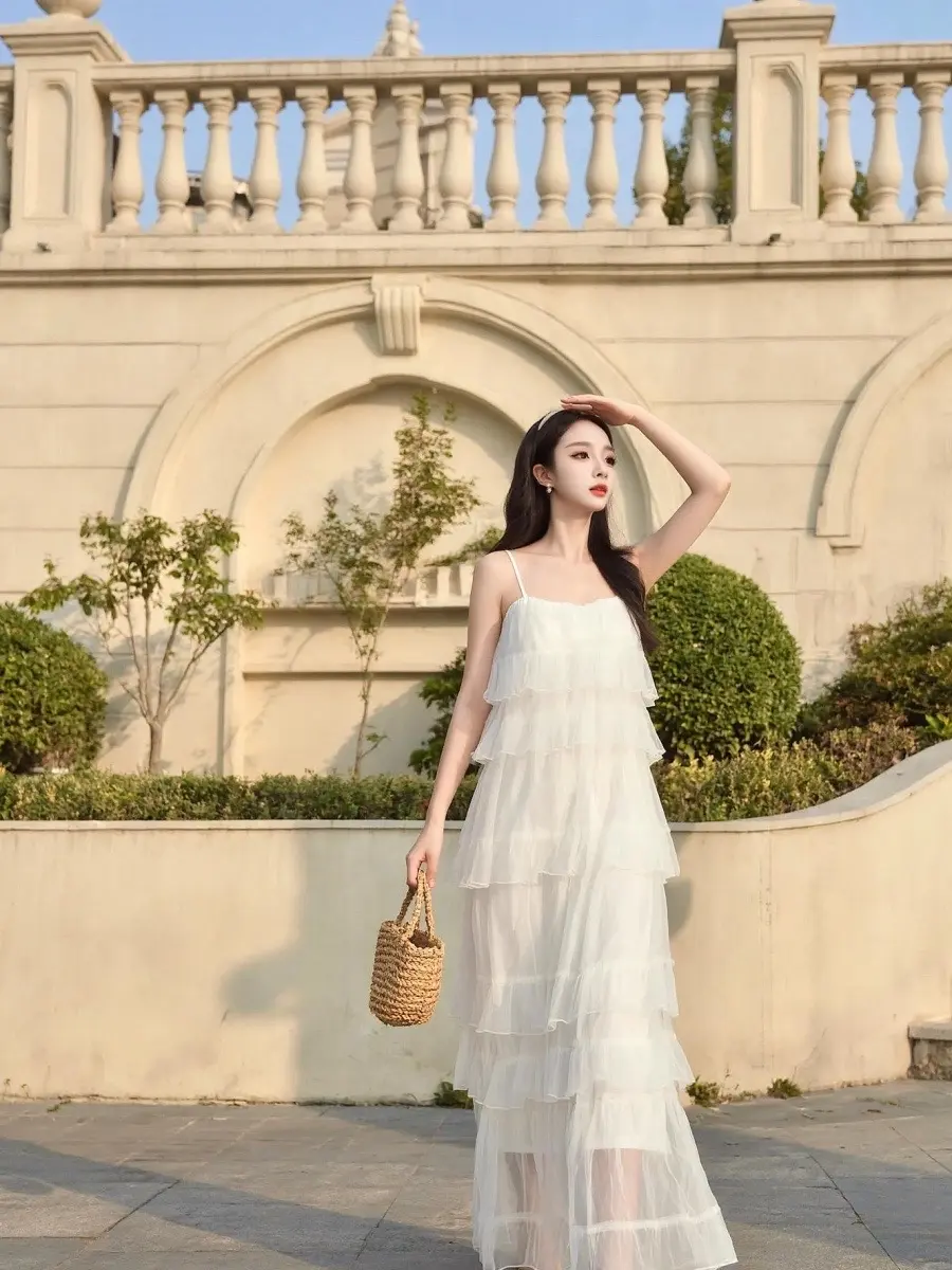 白色连衣裙 初恋裙 海边度假风连衣裙高级感 沙滩裙女海边度假超仙 露肩吊带