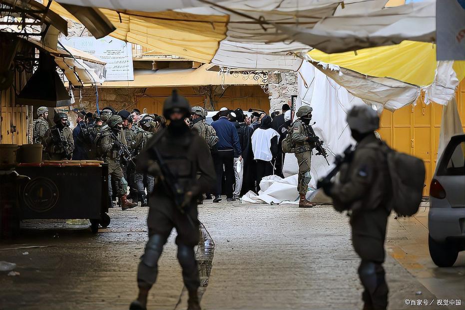 突发！美以斩首翻车，伊朗全民死战，中东彻底变天
 
2月28日，美以发动联合空袭