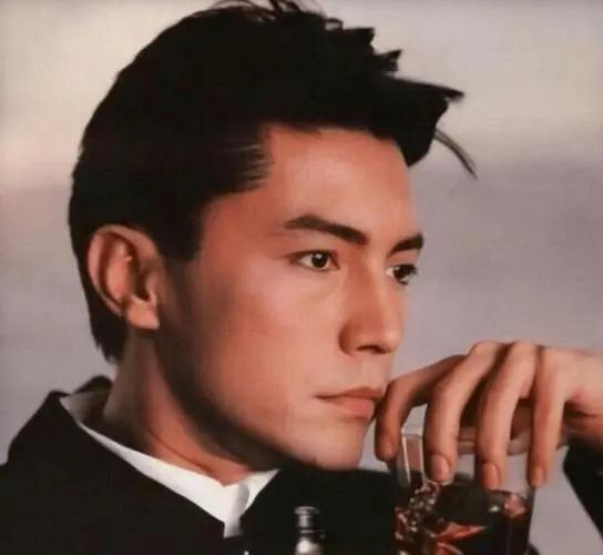 电影《末代皇帝》选男主角，贝托鲁尼导演第一个见的是尊龙，但很快就把他否定了...