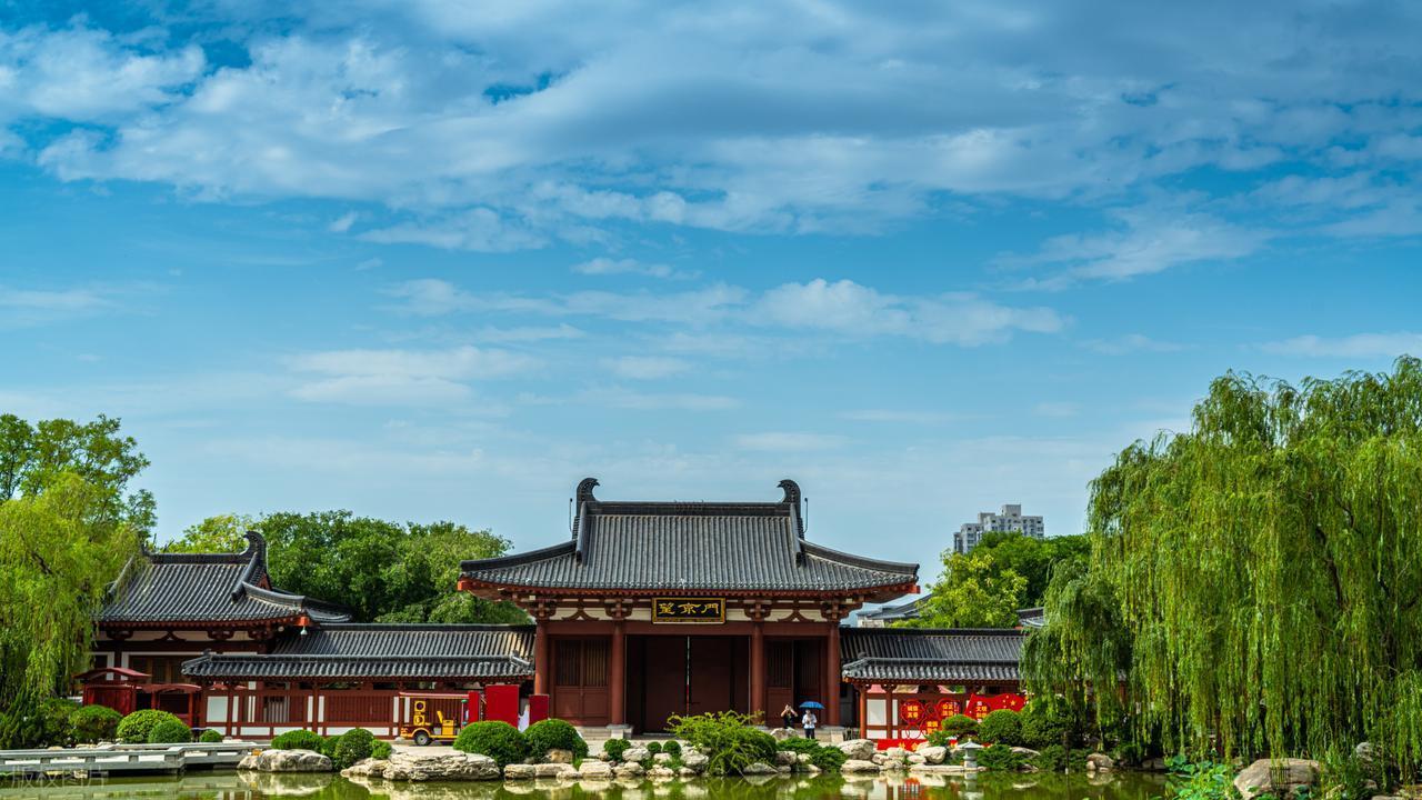 国内最值得去的5大古都（按历史分量）
 
1. 西安（陕西）：十三朝古都，周秦汉