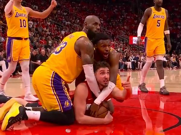 这一幕 真的笑出了声火箭vs湖人