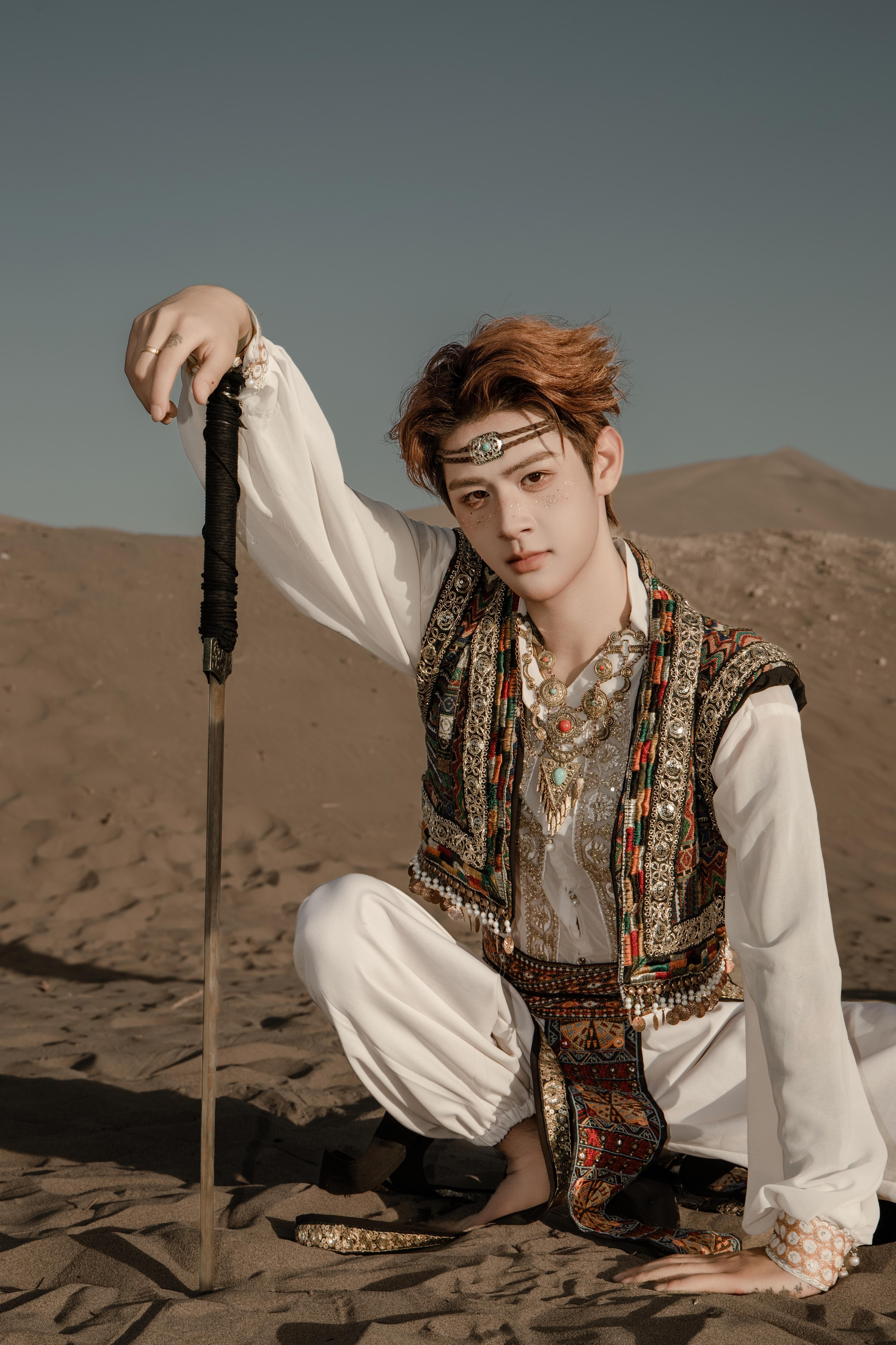 误入沙漠的异域王子，好帅啊 ❗。