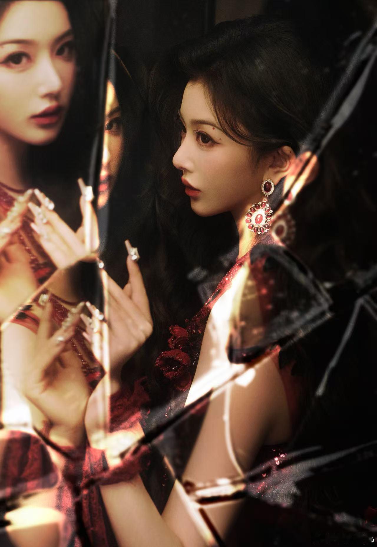 孔雪儿想演现偶孔雪儿回应高颅顶妆造 粉丝期待终于得到本人回应，太适合走明艳甜美的