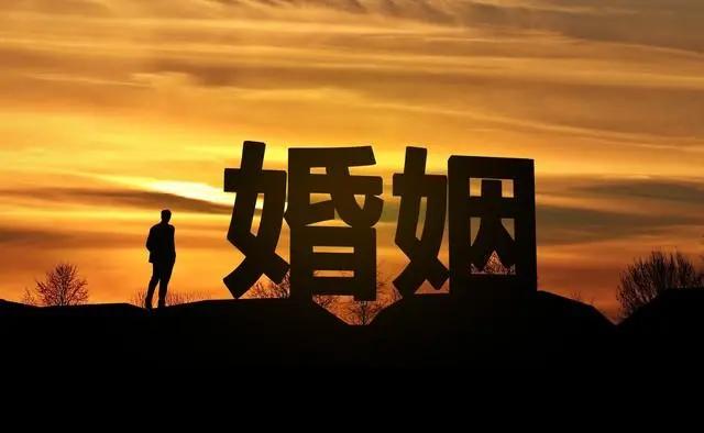 德阳发老公传单的原配太聪明了！
面对丈夫的背叛和第三者的嚣张。她没有选择歇斯底里