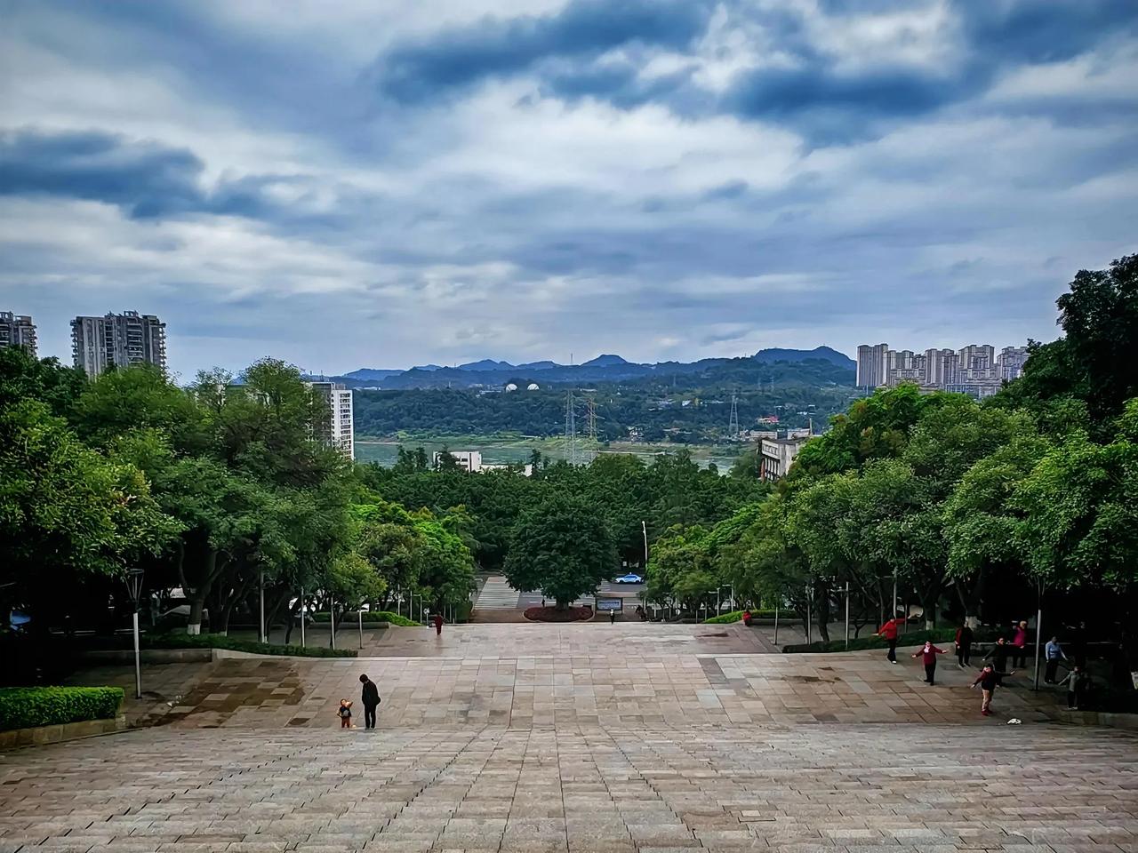进一步，山远天空