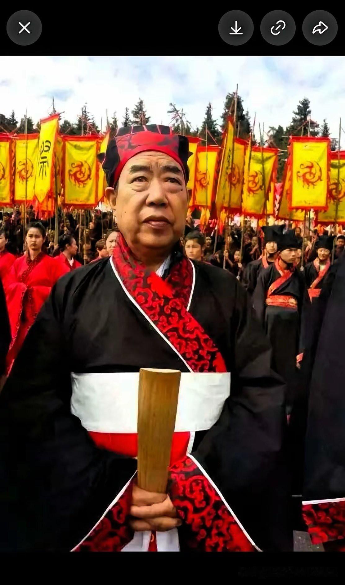 半夜刷到这张图，直接给我笑精神了！文学界泰斗贾平凹老师，估计做梦都没想到，自己2