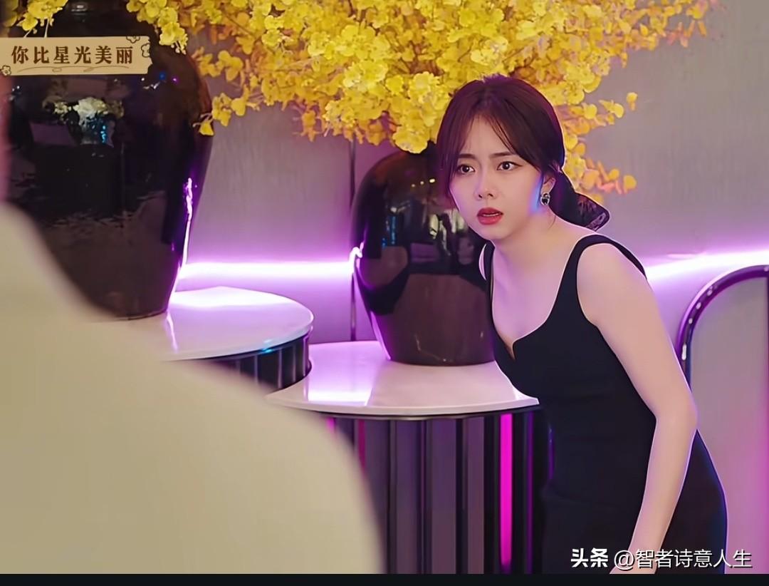 在璀璨灯光下，她的美胜过星光，谭松韵的每部新剧都是我的必追清单！谭松韵演技实力 