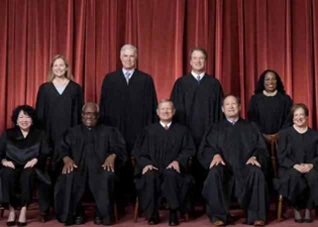 谁说特朗普“疯疯癫癫”？在此不得不佩服其老辣与会转移焦点，也会为他关税政策辩护。