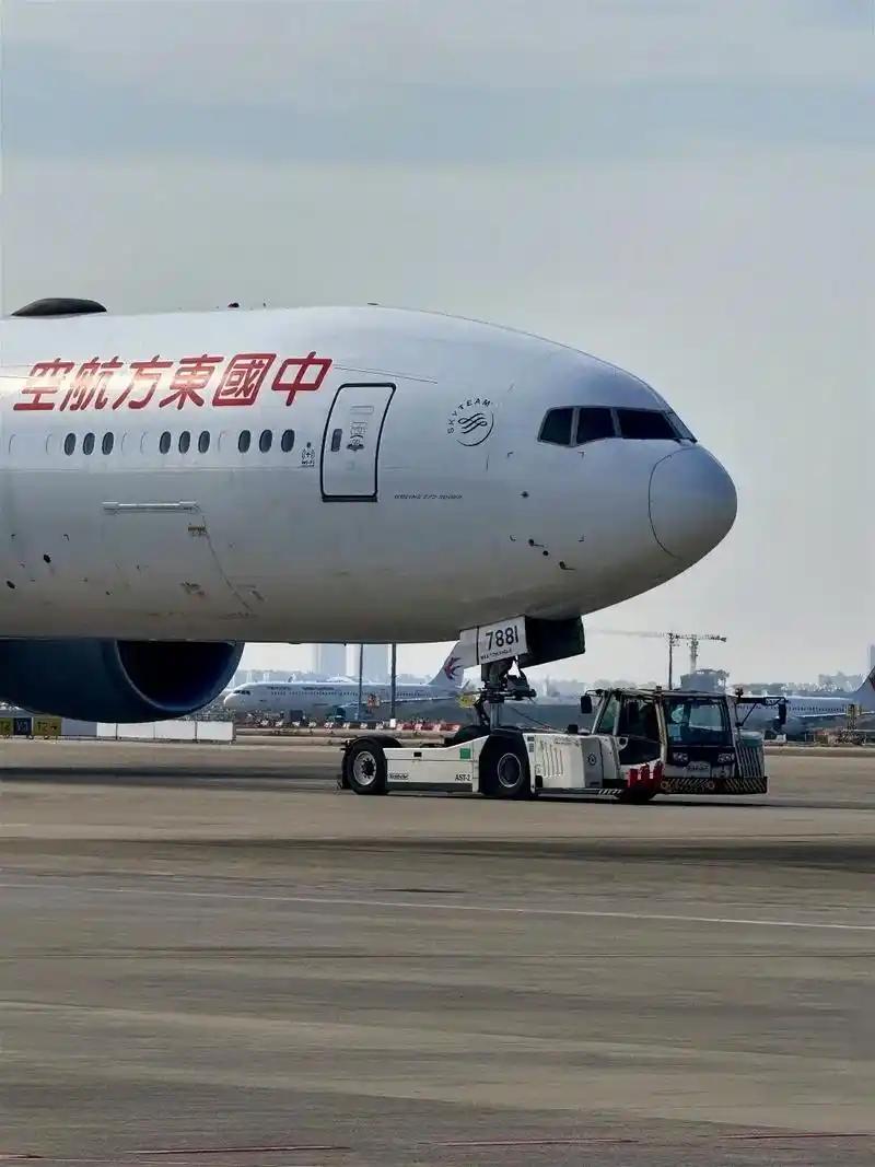 特朗普计划让中国数千架波音客机全部停飞。很多人还以为中美贸易战只是停留在关税阶段