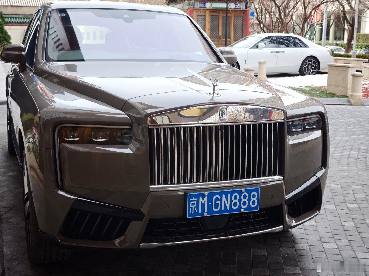 参加劳斯莱斯的BESPOKE活动，上海定制中心的资深设计师来分享高级定制的细节，