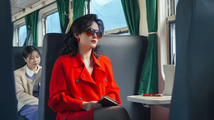 徐百慧新剧怒扇唐嫣耳光 哇塞！徐百慧新剧《人之初》里扇唐嫣耳光这幕太带感了，两人